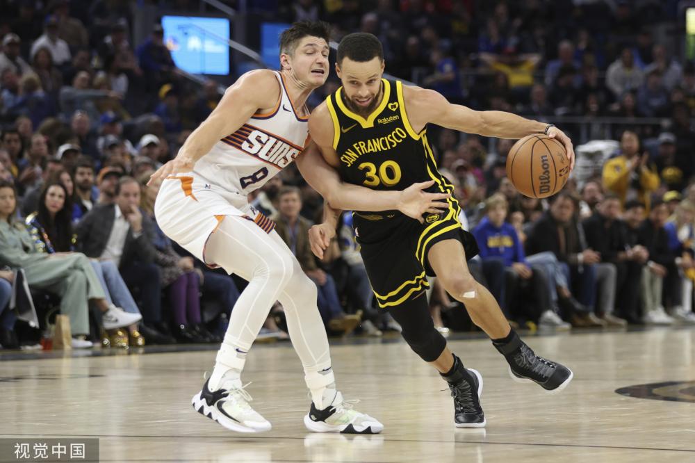 崭露头角的 崭露头角的